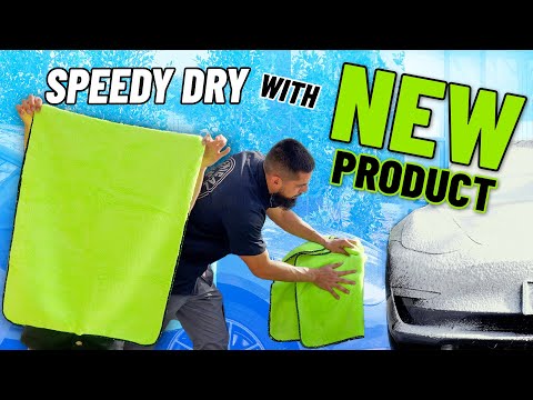 Load and play video in Gallery viewer, Chemical Guys Speed Mammoth Ultimate Super Plush Drying Towel
